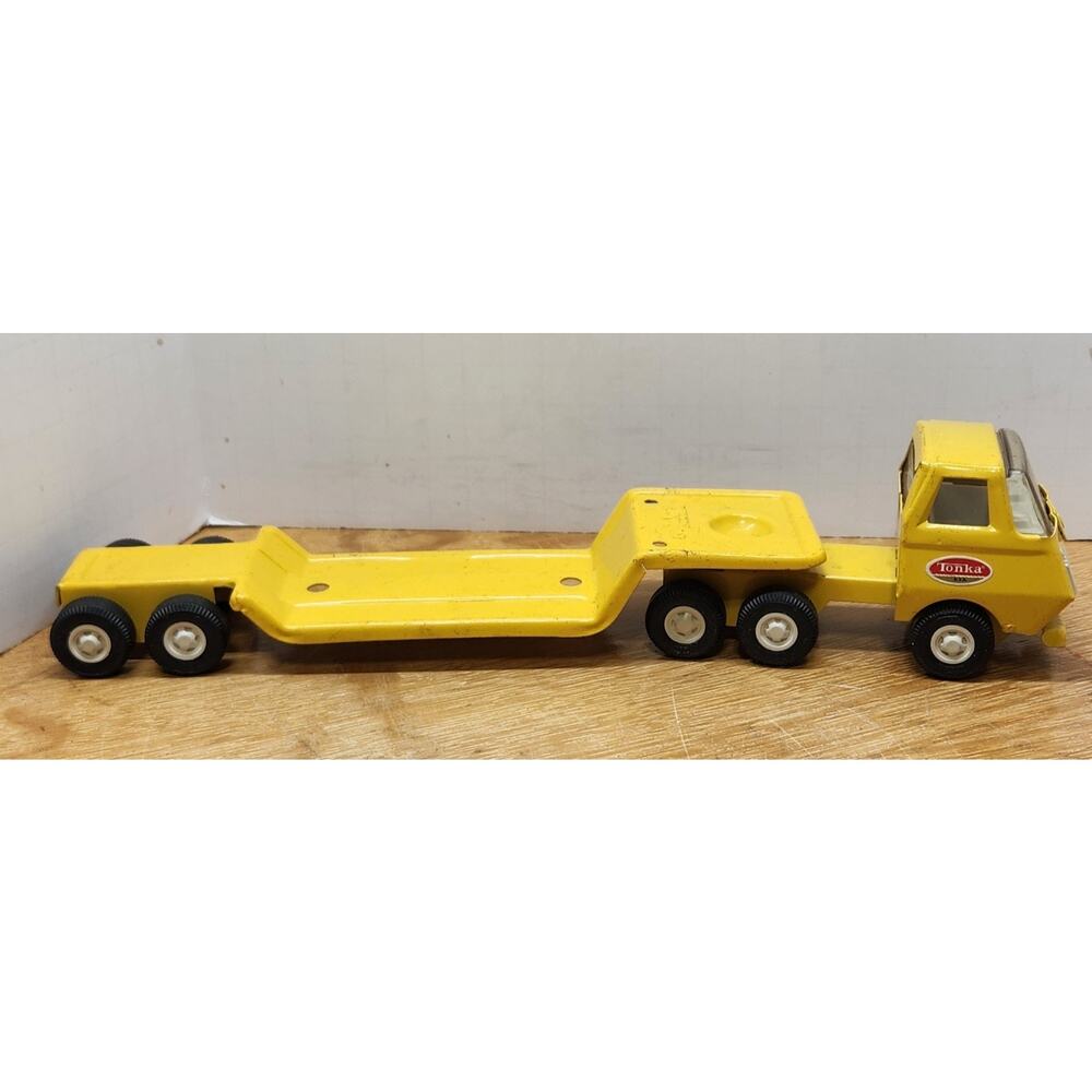 Vintage 1970s TONKA Lowboy Flat Bed Tractor Trailer Truck Yellow Pressed Steel